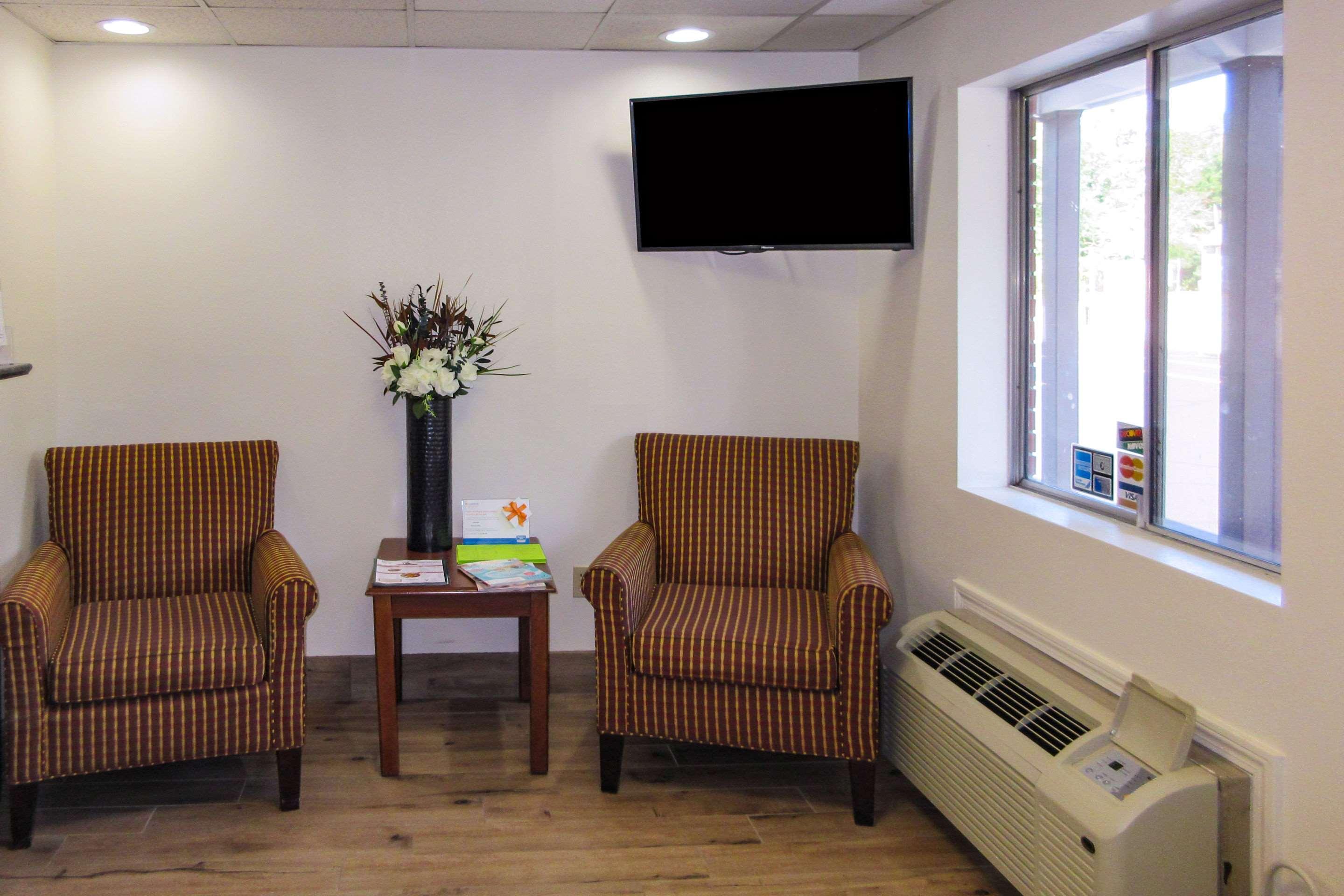 Rodeway Inn Swansea Екстер'єр фото