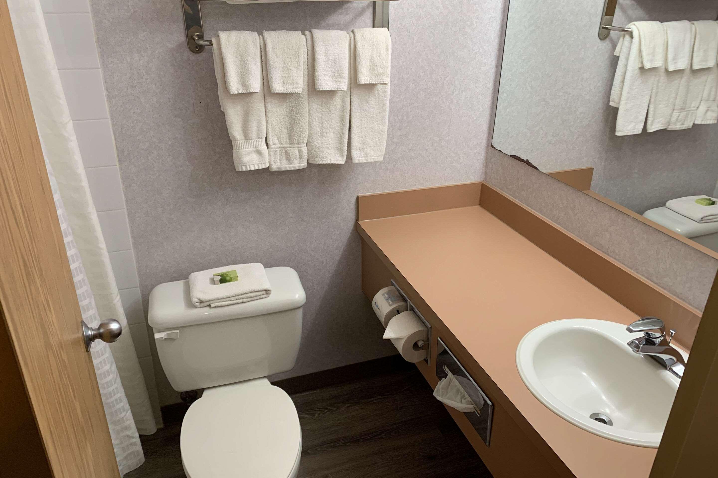 Rodeway Inn Swansea Екстер'єр фото