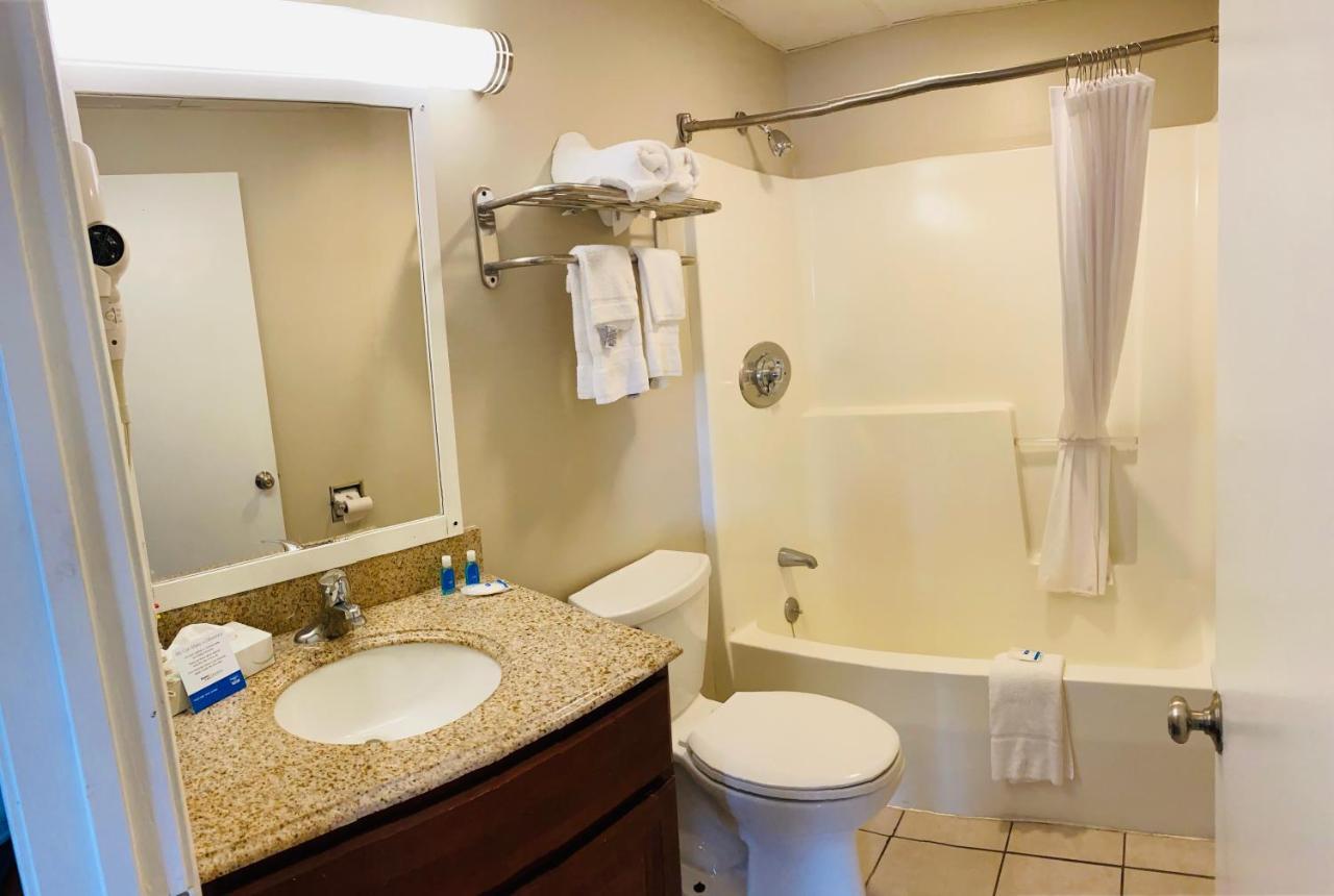 Rodeway Inn Swansea Екстер'єр фото
